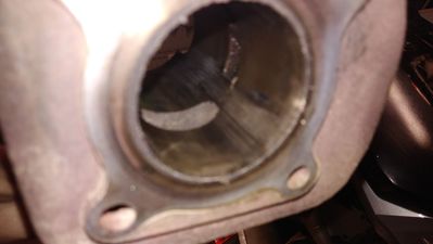 Naarmut sylinterissä 2
