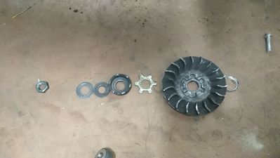 Etu-variaattorin osien järjestys
