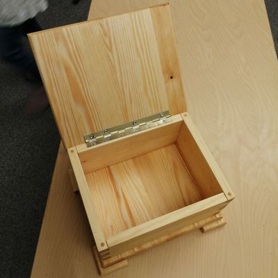 Puulaatikko sinkkaliitoksin
