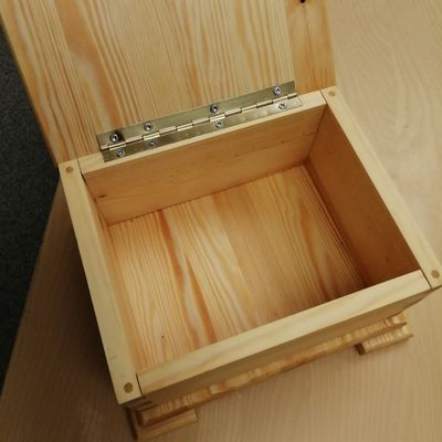 Puulaatikko sinkkaliitoksin
