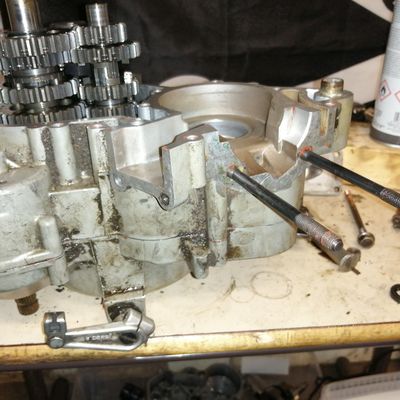 Vaihteisto yläpuolelta
